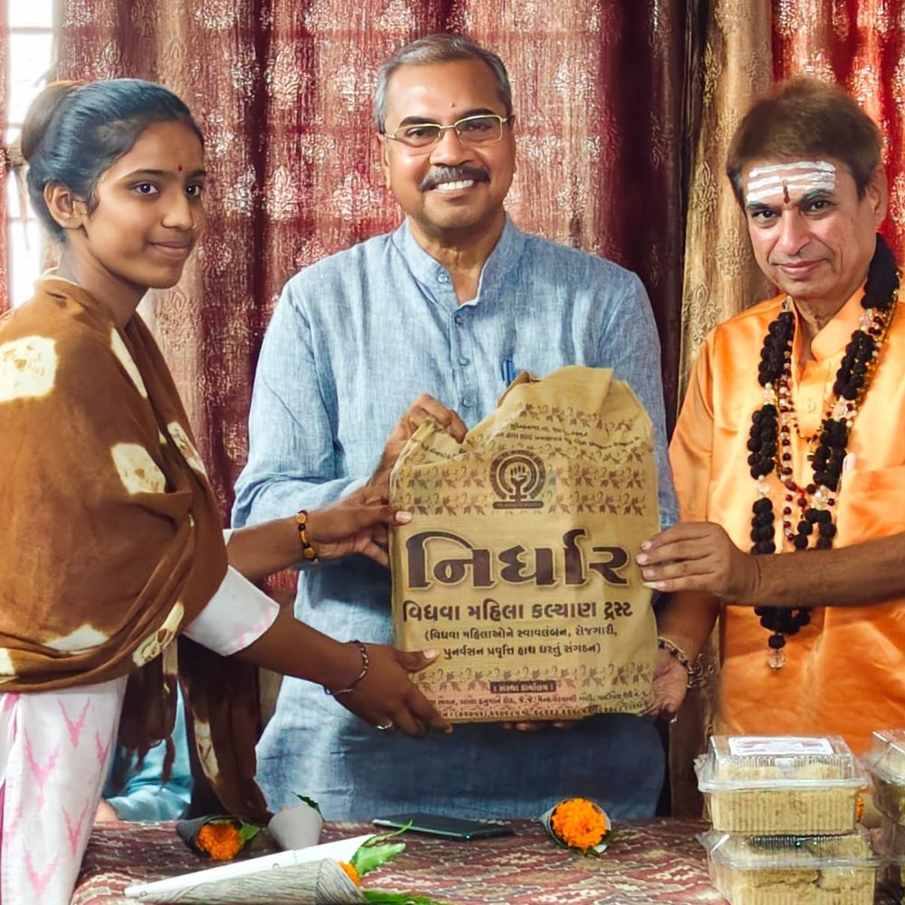 નિર્ધાર સંસ્થાની તાલીમ બેચ પૂર્ણ:પૂર્વ કેન્દ્રીય મંત્રી ડો. મુંજપરા અને સ્વામી સદાનંદ ઉપસ્થિત રહ્યા