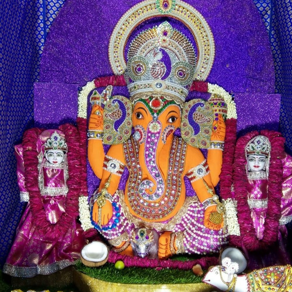 આજ ચતુર્થીનું વ્રત:ભગવાન ગણેશ, મહાલક્ષ્મી સાથે કરો અને શુક્ર ગ્રહની પૂજા; શિવલિંગ પર જળ ચઢાવો, બિલ્વ પત્ર અને ચંદનનો લેપ કરો