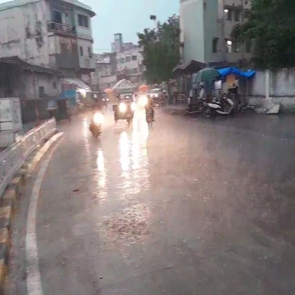 સમી સાંજે મેઘરાજાની ધમાકેદાર એન્ટ્રી:4 કલાકમાં વલ્લભીપુર, પાલીતાણા અને ઉમરાળામાં દોઠ ઈંચ, ભાવનગર અને સિહોરમાં એક ઈંચ જ્યારે ઘોઘા, ગારીયાધાર તથા તળાજા પંથકમાં અડધો ઈંચ વરસાદ ખાબક્યો