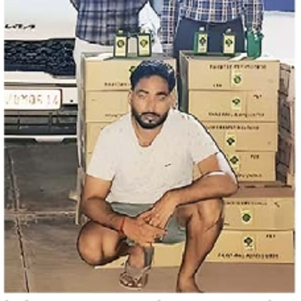 12 ગુના, પાસા ભોગવેલા હિસ્ટ્રીશીટરની ઓઢવમાં લક્ઝુરિયસ કારમાંથી વિદેશી દારૂ સાથે ધરપકડ