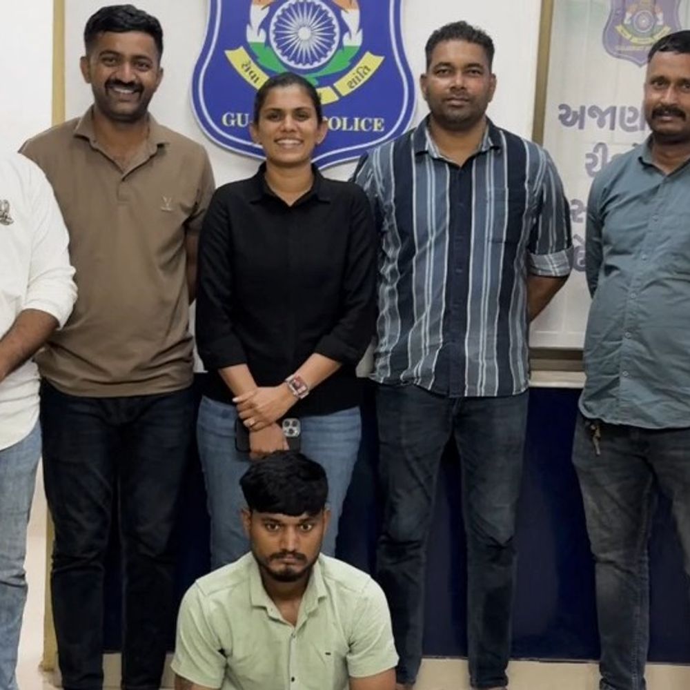 વાપીમાં હાઇબ્રીડ ગાંજા સાથે યુવક ઝડપાયો:રૂ. 1.90 લાખનો મુદ્દામાલ જપ્ત, એક આરોપી વોન્ટેડ