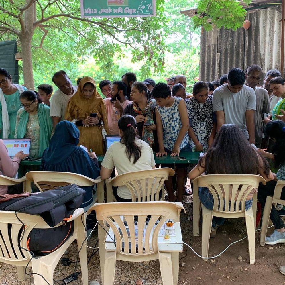 દાહોદ પ્રકૃતિ મિત્ર મંડળ દ્વારા 5153 રોપાઓનું વિતરણ:ઓનલાઇન રજિસ્ટ્રેશનથી 3 કલાકમાં વિતરણ, પર્યાવરણ પ્રેમીઓએ નવતર કીર્તિમાન સ્થાપ્યો