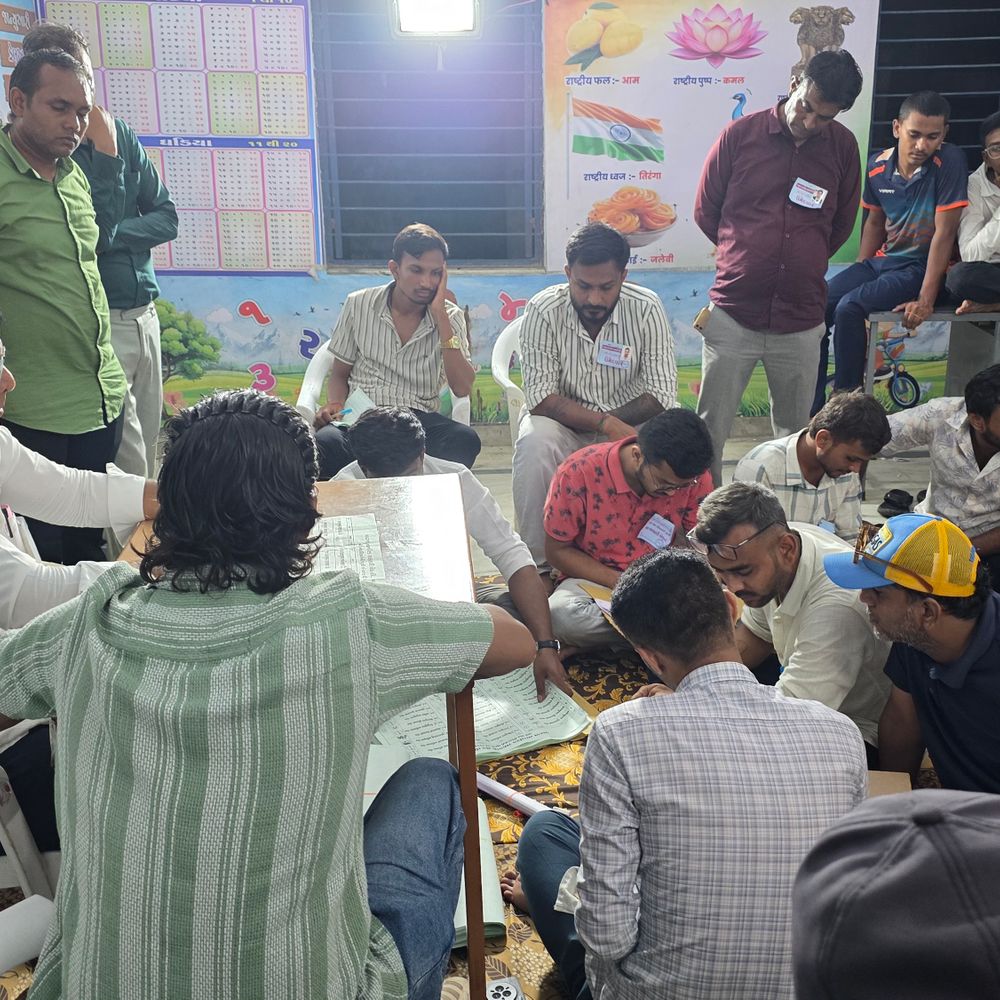 પાટણ બેંક ચૂંટણી, મતગણતરી અધવચ્ચે અટકી, પેટીઓ સીલ:પરિવર્તન પેનલનો ઉગ્ર વિરોધ, આગામી તારીખ નક્કી થશે