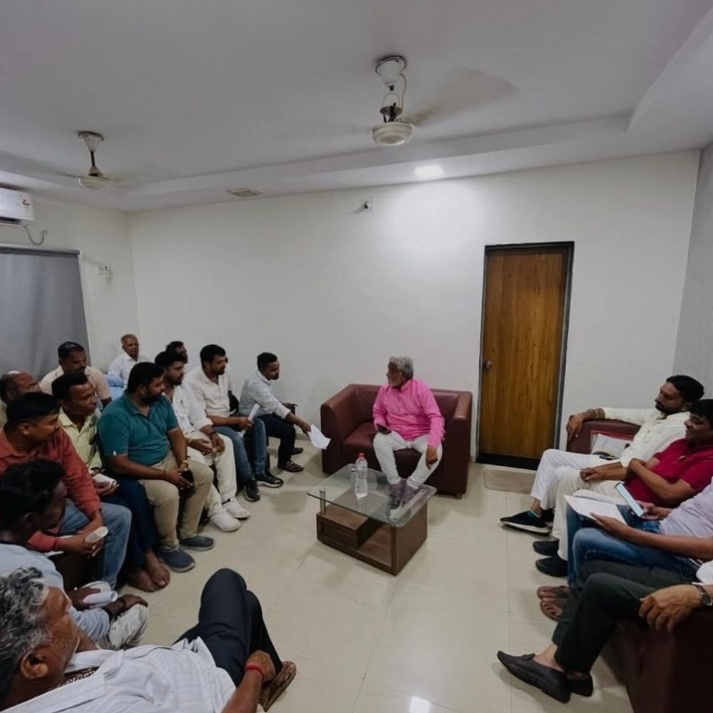 કાલોલમાં ધારાસભ્ય ફતેસિંહ ચૌહાણની જનસંપર્ક બેઠક:નાગરિકોની રજૂઆતો સાંભળી, ઝડપી નિરાકરણના સૂચનો કર્યા