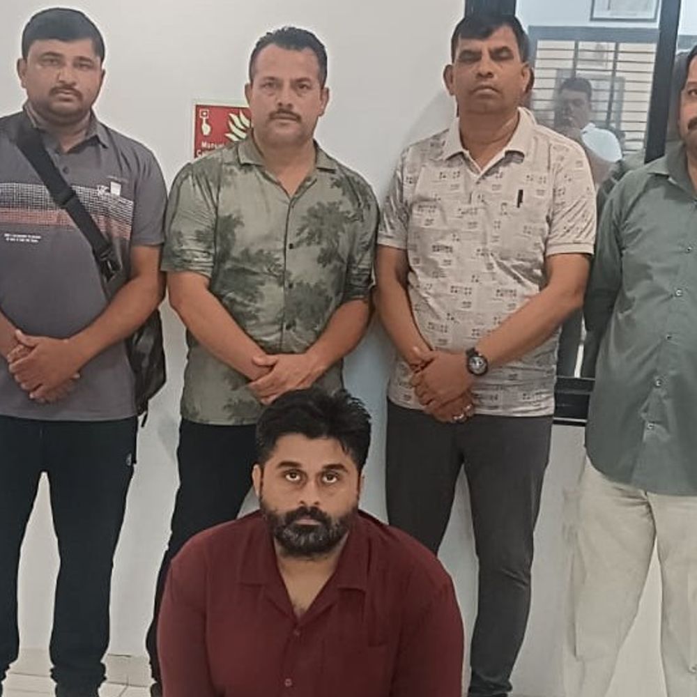 વલસાડ SOGએ ડ્રગ્સ કેસનો વોન્ટેડ આરોપી ઝડપ્યો:બે વર્ષથી નાસતો ફરતો આરોપી લખનૌથી પકડાયો
