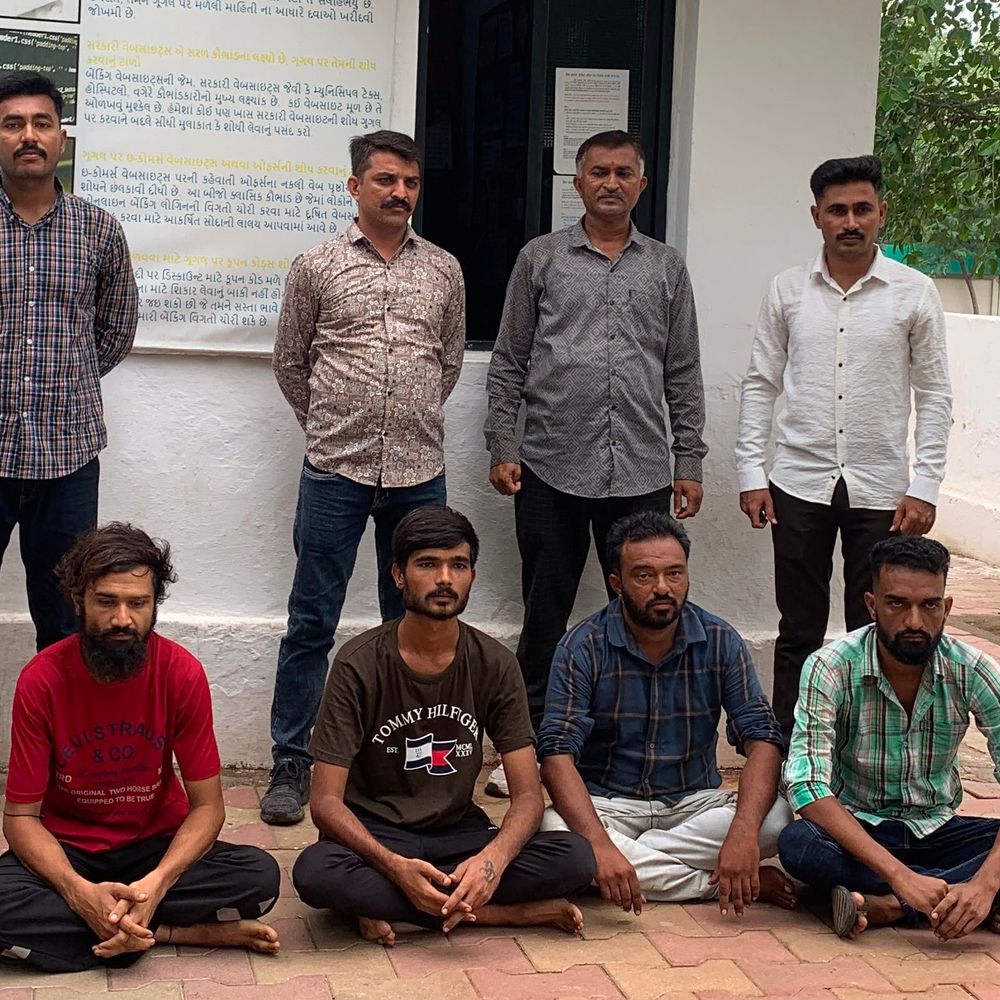 જામનગર જેલમાં 4 કેદીઓ ગેરકાયદે મોબાઇલ વાપરતા પકડાયા:સાયબર ક્રાઇમ પોલીસે ટેક્નિકલ એનાલિસિસથી ઓળખી ધરપકડ કરી