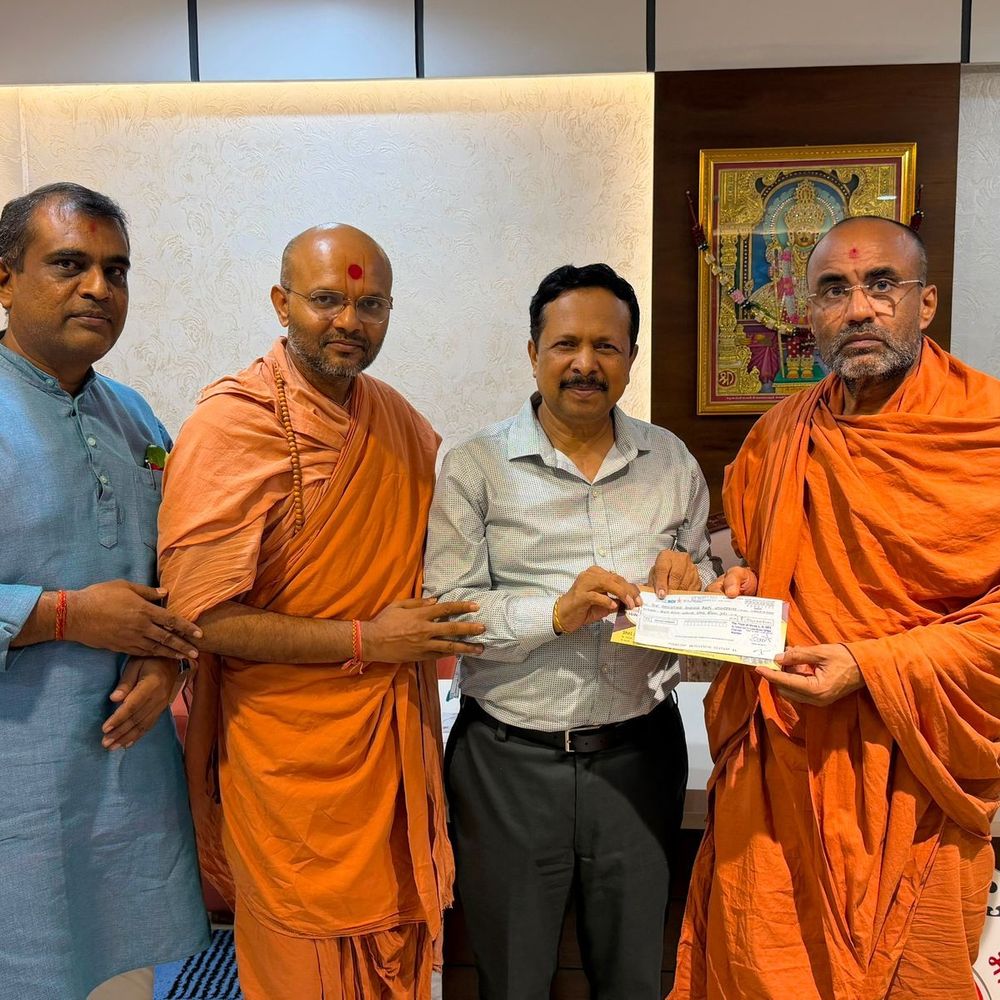 B.Edના ટોપરને મળશે ગોલ્ડ મેડલ:વડતાલધામ સંસ્થાને સરદાર પટેલ યુનિવર્સિટીને 7,50,000 રૂપિયાનો ચેક અર્પણ કર્યો