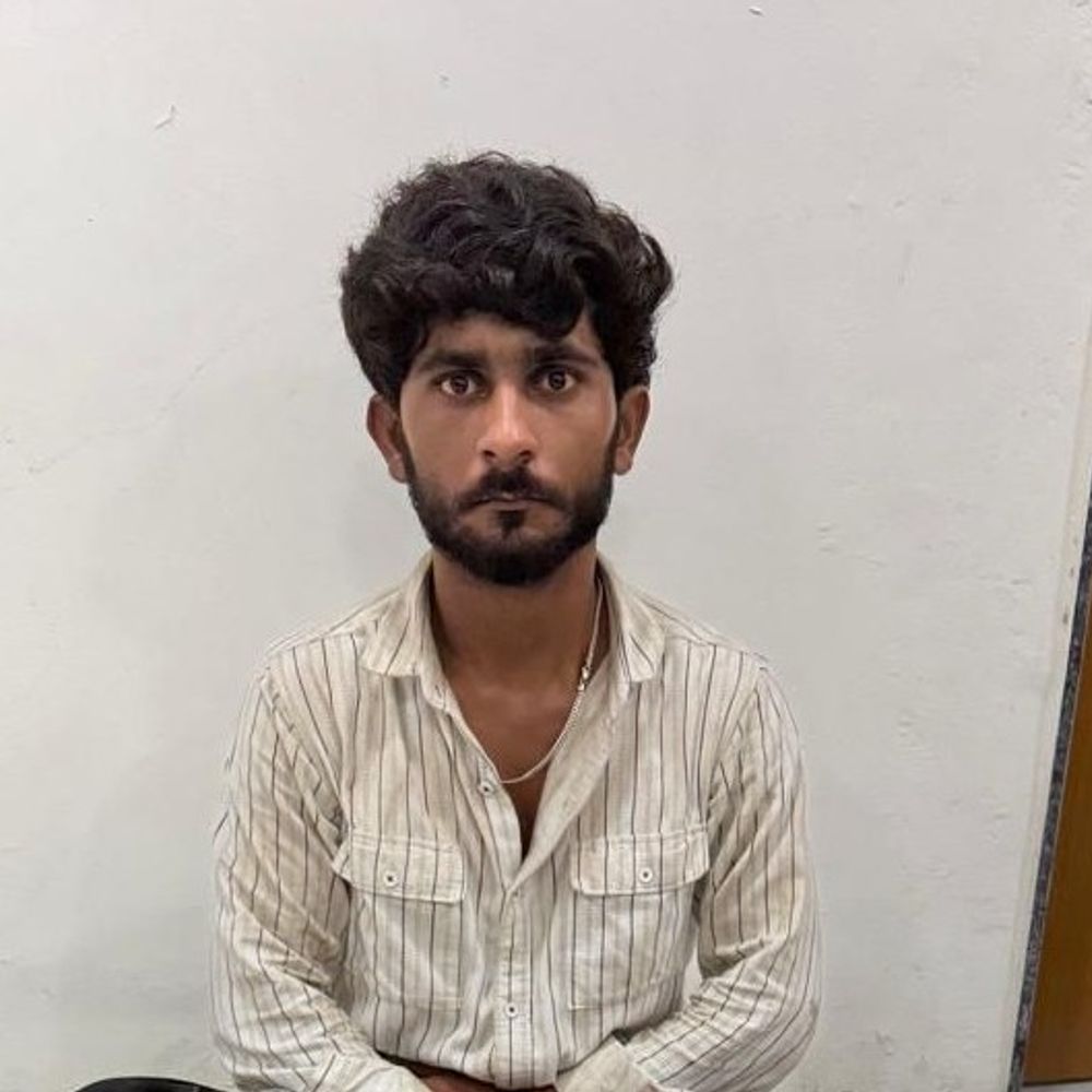 રહેણાંક મકાનમાંથી ગાંજા સાથે શખ્સ ઝડપાયો:રાજકોટ ગ્રામ્ય SOGનો ઉપલેટામાં દરોડો, રૂ.8.72 લાખની કિંમતનો 17 કિલો ગાંજો જપ્ત