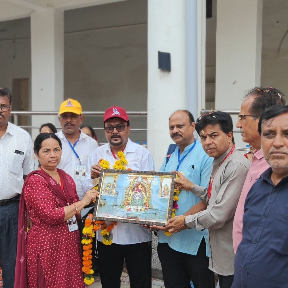 મહારાષ્ટ્રથી 1080 યાત્રીઓ સોમનાથ સ્વાભિમાન પર્વમાં જોડાયા:વડાપ્રધાનની પહેલથી વિશેષ ટ્રેન દ્વારા સોમનાથની ધરોહર જાણશે