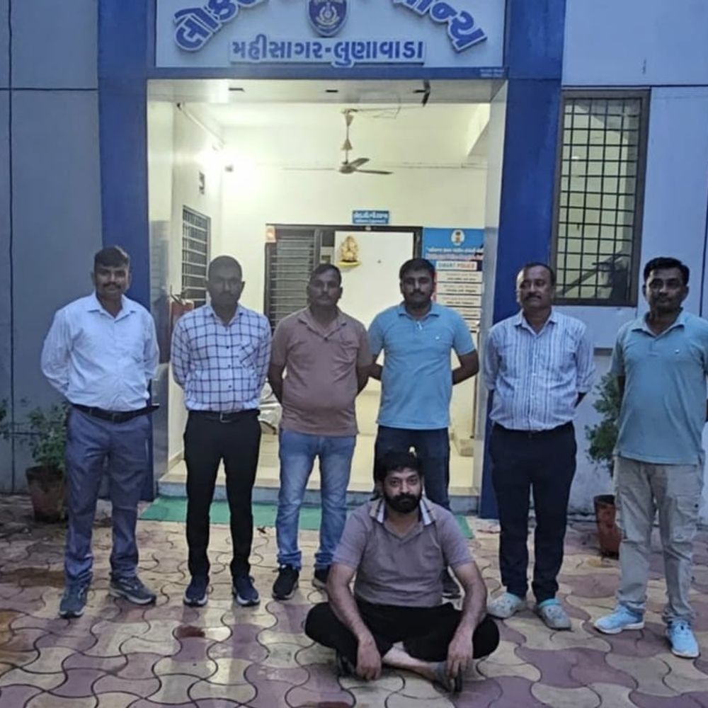 પ્રોહિબિશન ગુનાનો ફરાર આરોપી ઝડપાયો:મહીસાગર LCBએ રાજસ્થાનમાંથી ધરપકડ કરી