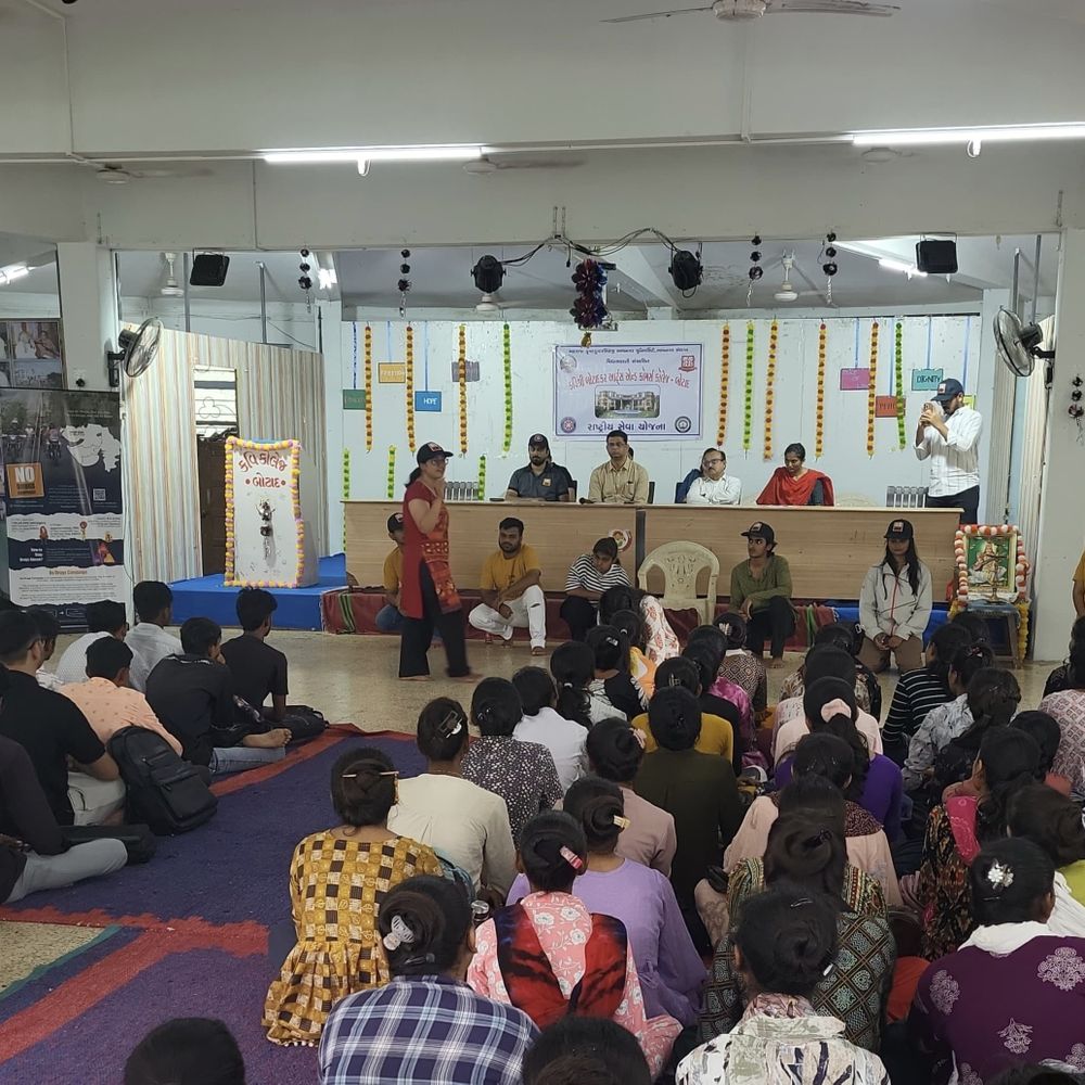 બોટાદકર કોલેજમાં ડ્રગ્સ જાગૃતિ કાર્યક્રમ યોજાયો:NGO અને NSS દ્વારા વિદ્યાર્થીઓને ડ્રગ્સના દુષ્પરિણામો વિશે જાગૃત કરાયા