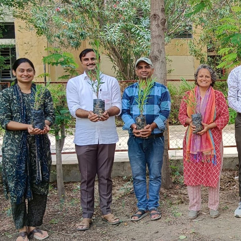 સમી સરકારી કોલેજ કેમ્પસમાં વૃક્ષારોપણ કાર્યક્રમ યોજાયો:NSS યુનિટ દ્વારા 100થી વધુ છોડ રોપવામાં આવ્યા