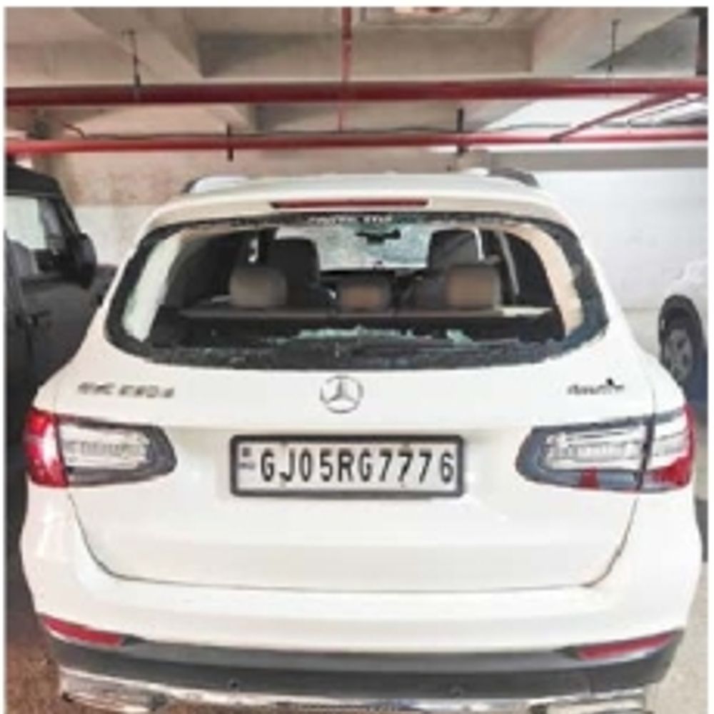 પગાર વધારાની જીદમાં કર્મચારીએ તોડફોડ કરી