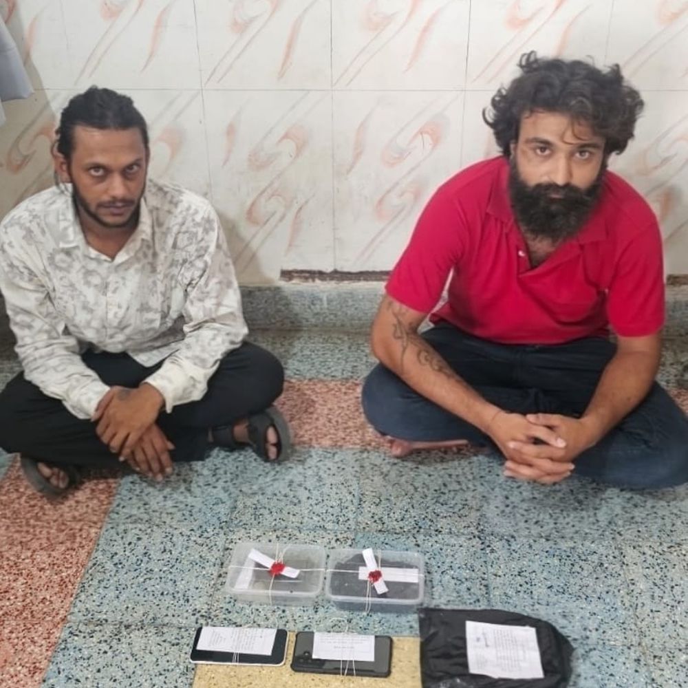 રૂ. 56,250ના ચરસ-ગાંજા સાથે 2 શખ્સ પોરબંદર એરપોર્ટ નજીક રેસીડેન્સીમાંથી ઝડપાયા.