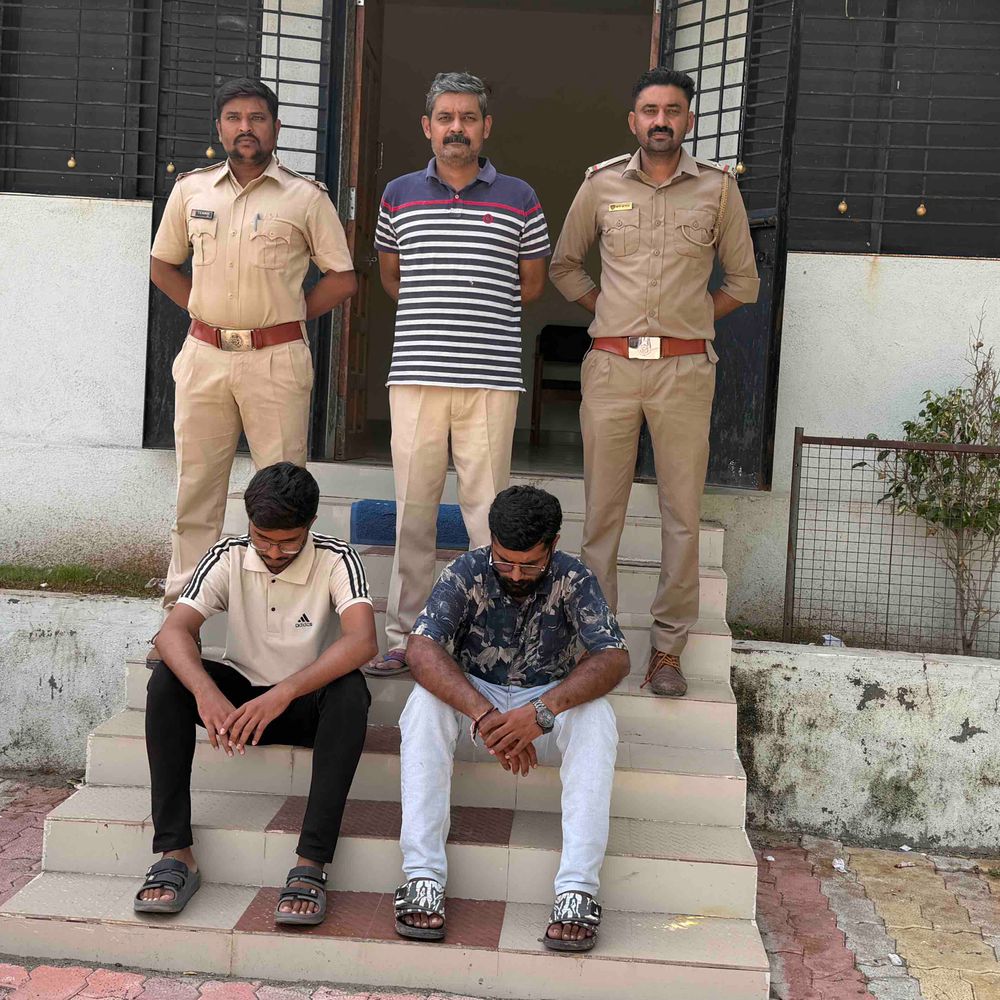 વનવિભાગની કાર્યવાહી:લીલીયા રેન્જમાં ગેરકાયદેસર સિંહ દર્શન દરમિયાન માનવ મૃત્યુ, બે આરોપીની ધરપકડ
