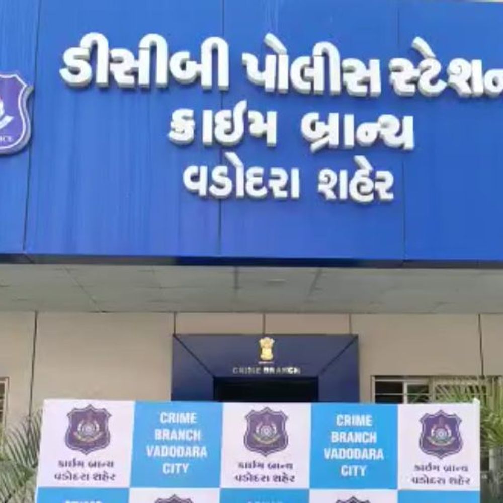 વડોદરામાં મેગા પ્રોપર્ટી કૌભાંડનો પર્દાફાશ, બિલ્ડર સાથે 41 કરોડની છેતરપિંડી:22 લોકોની ગેંગે ફ્લેટ અને વિલાના બોગસ વેચાણ દસ્તાવેજો બનાવીને બેંકોમાંથી લોન લઈ લીધી