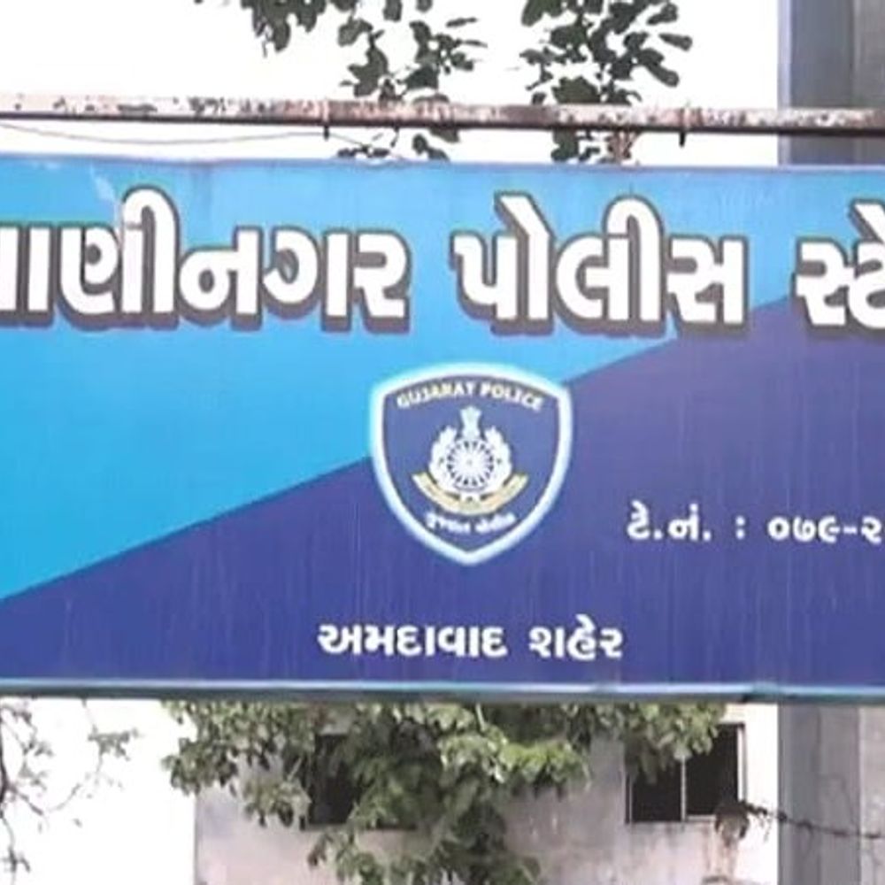 મેઘાણીનગરમાં પિતાના ત્રાસથી ધો.12ની વિદ્યાર્થિનીએ ફાંસો ખાધો:દારૂડિયા પિતા દ્વારા કરાતી મારપીટ અને 'તું મરી જા'ના મહેણાંથી લાગી આવ્યું; માતા મહિના પહેલાં પિયર જતી રહી
