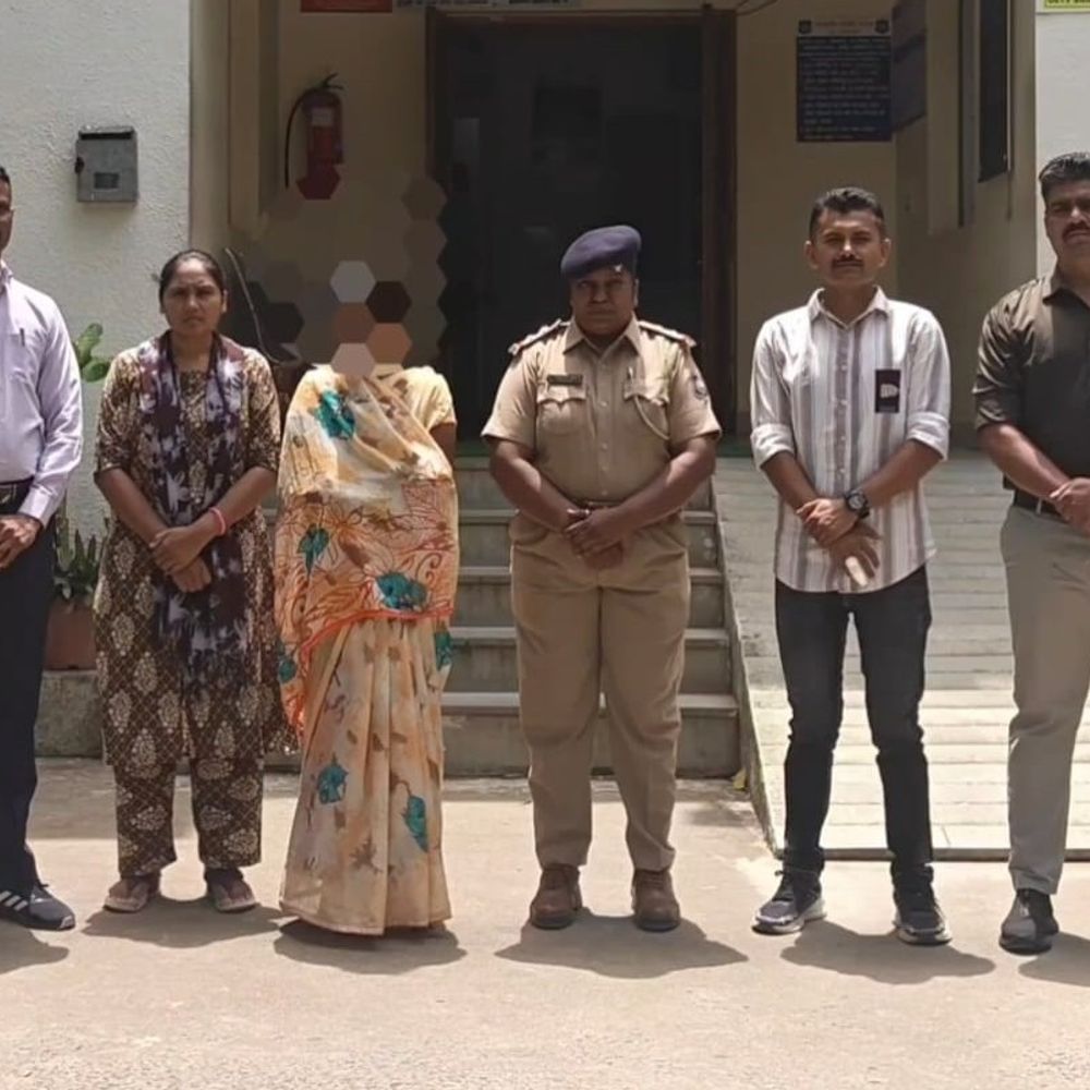 બે ચોરી કેસમાં વોન્ટેડ મહિલા આરોપી ઝડપાઈ:જલાલપોર પોલીસે ગુપ્ત બાતમી આધારે વિજલપોરથી અટકાયત કરી