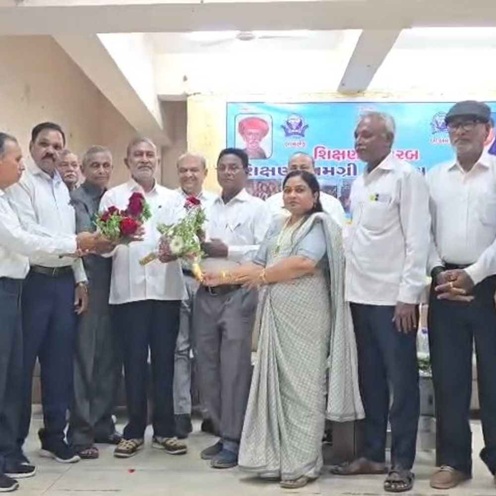 ભરૂચમાં “શિક્ષણની પરબ” કાર્યક્રમ યોજાયો:જરૂરિયાતમંદ વિદ્યાર્થીઓને શિક્ષણ સામગ્રીનું વિતરણ કરાયું