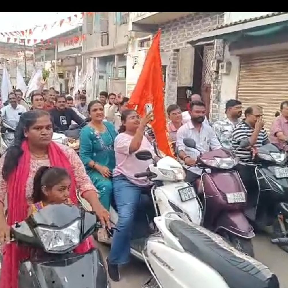 પાટણમાં 144મી રથયાત્રાના નિમંત્રણ માટે બાઇક રેલી:રથયાત્રા સમિતિના યુવાનોએ જાહેર નિમંત્રણ પાઠવવા રેલી યોજી