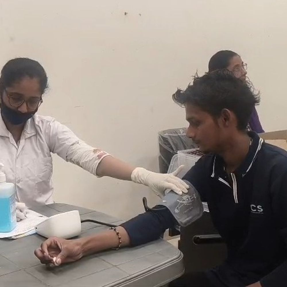 ભરૂચ ST ડેપોમાં મેડિકલ કેમ્પ યોજાયો:કર્મચારીઓના આરોગ્યની તપાસ કરાઈ, માર્ગદર્શન અપાયું