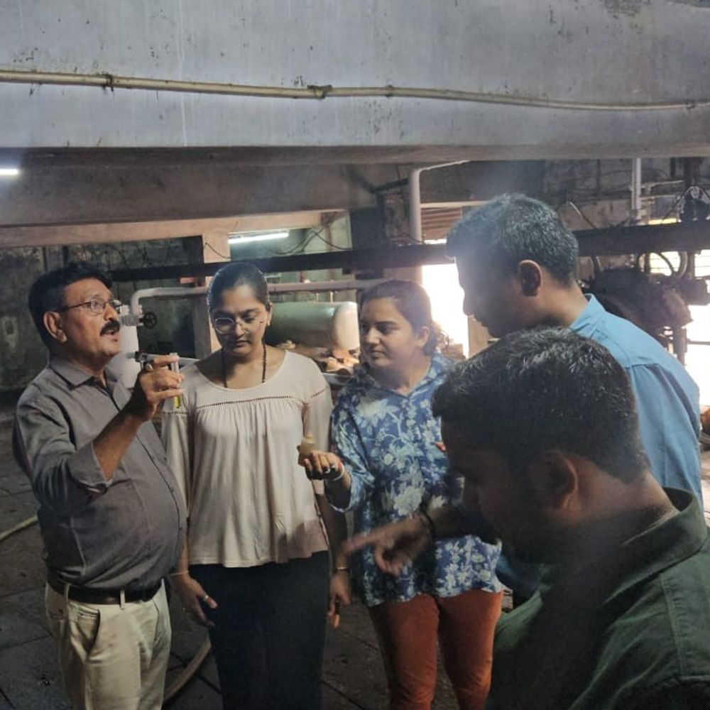જામનગર મ્યુ.ની ફૂડ શાખાનો 71 પેઢીઓ પર સપાટો:45 કિલો અખાદ્ય તેલ, 15 કિલો પ્રિન્ટેડ પસ્તી અને 25 કિલો વાસી ખોરાકનો નાશ કરાયો, ₹19 હજારનો દંડ વસૂલાયો