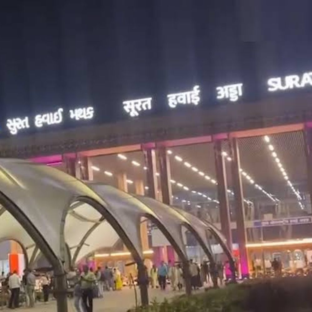 રોજગારની શોધમાં UAE ગયેલા 60 ભારતીયોને ડિપોર્ટ કરાયા:દુબઈથી સુરત એરપોર્ટ પહોંચ્યા, સ્થાનિક કાયદાના ઉલ્લંઘનનો આરોપ; મૂળ પાસપોર્ટ અને મોબાઈલ પણ જપ્ત કરાયા