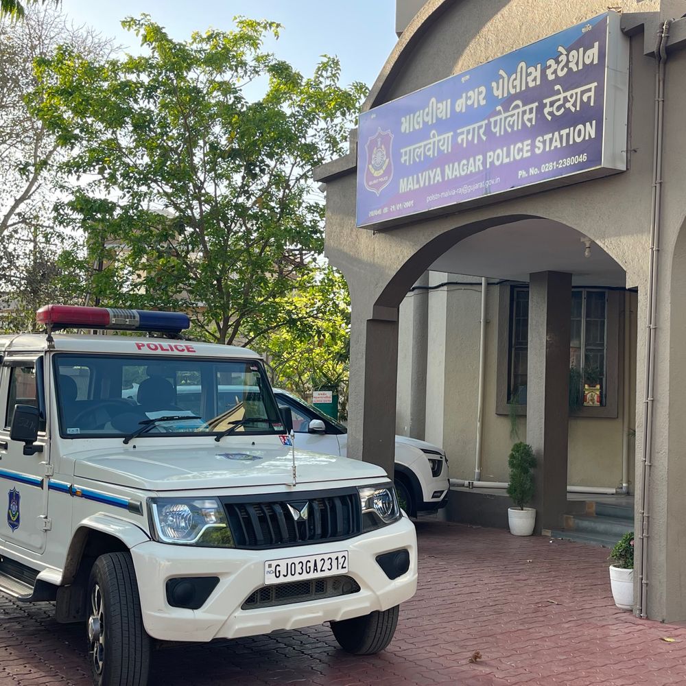 બ્યુટી પાર્લર સંચાલિકા સાથે રૂ.25 લાખની છેતરપિંડી:આરોપી જુના દાગીના નવા બનાવી આપવાનું કહીં 720 ગ્રામ સોનુ લઈ ગયો'તો, 80 લાખમાંથી માત્ર 55 લાખ પરત આપ્યા