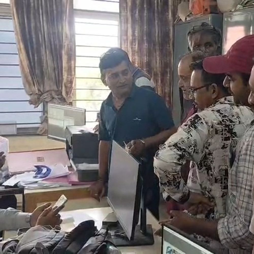 જામનગર ગોકુલનગરમાં વારંવાર પાવર કટ:ઉદ્યોગકારોએ PGVCL કચેરીએ રજૂઆત કરી, અધિકારીઓ ફોન ન ઉપાડતા હોવાનો આક્ષેપ
