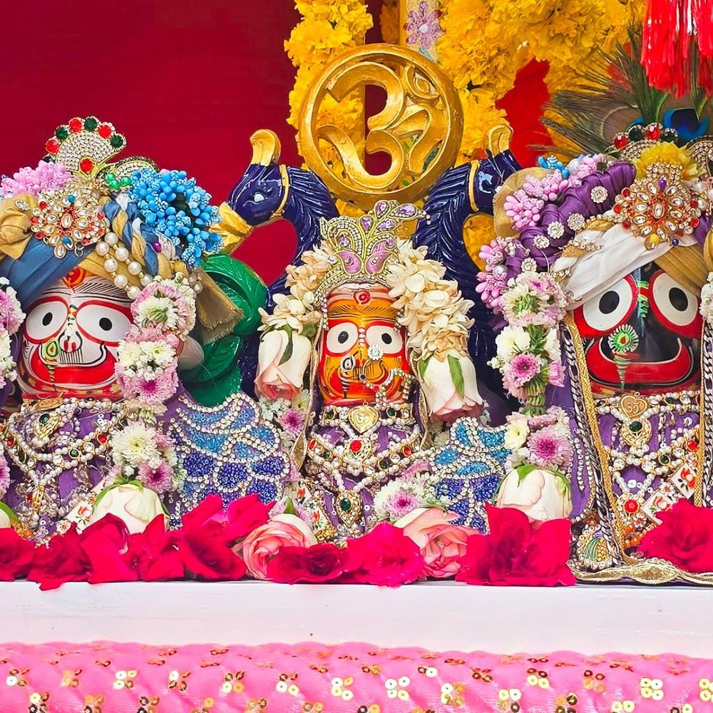 ઇસ્કોન ભાડજ દ્વારા ગુજરાતમાં 18 સ્થળોએ રથયાત્રાનું ભવ્ય આયોજન:ભાડજ અને સુપરસિટી સહિતના રહેણાંક વિસ્તારોમાં હરિનામ સંકીર્તન સાથે રથયાત્રા ફરી