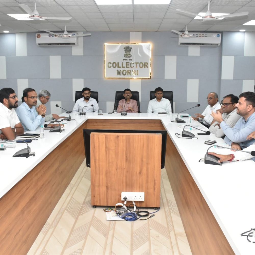 મોરબીમાં વીજ લાઇન વળતર માટે ખેડૂત પ્રતિનિધિઓ સાથે બેઠક:રાજ્યમંત્રી કાંતિ અમૃતિયાની અધ્યક્ષતામાં બજારભાવ આધારિત વળતર પર ચર્ચા કરાઈ