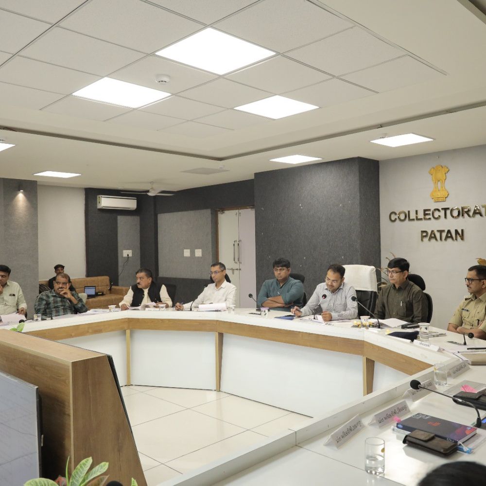પાટણમાં જિલ્લા સંકલન, ફરિયાદ સમિતિની બેઠક:પ્રજાકીય સુવિધાના વિવિધ પડતર પ્રશ્નો પર ચર્ચા કરાઈ, કલેક્ટરે પ્રશ્નોના નિવારણની તાકીદ કરી