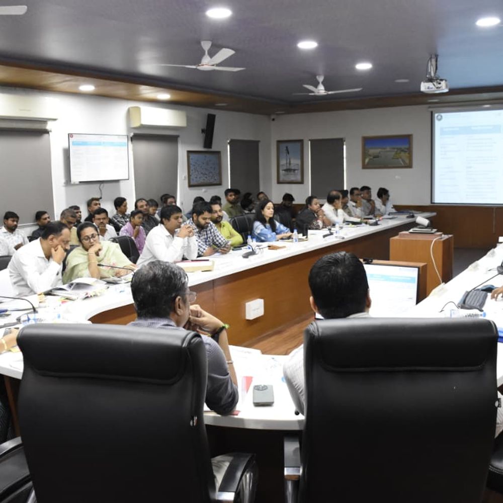 અનાજ સમયસર પહોંચાડવા CBDC કામગીરી ઝડપી કરવા કલેક્ટરના કડક નિર્દેશ
