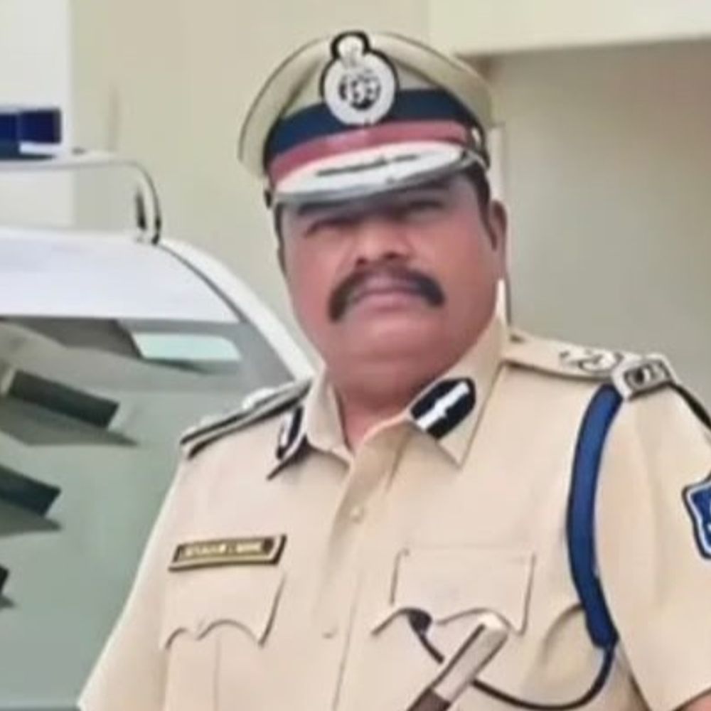ACBના એડિશનલ ડાયરેક્ટર IPS પ્રવીણ માલ સાથે 61 લાખની ઠગાઈ:અમદાવાદમાં ફ્લેટ અપાવવાના નામે રૂપિયા પડાવ્યા, બિલ્ડર દંપતી IAS-IPS અને મંત્રીઓ સાથે સંબંધ હોવાની શેખી મારતું