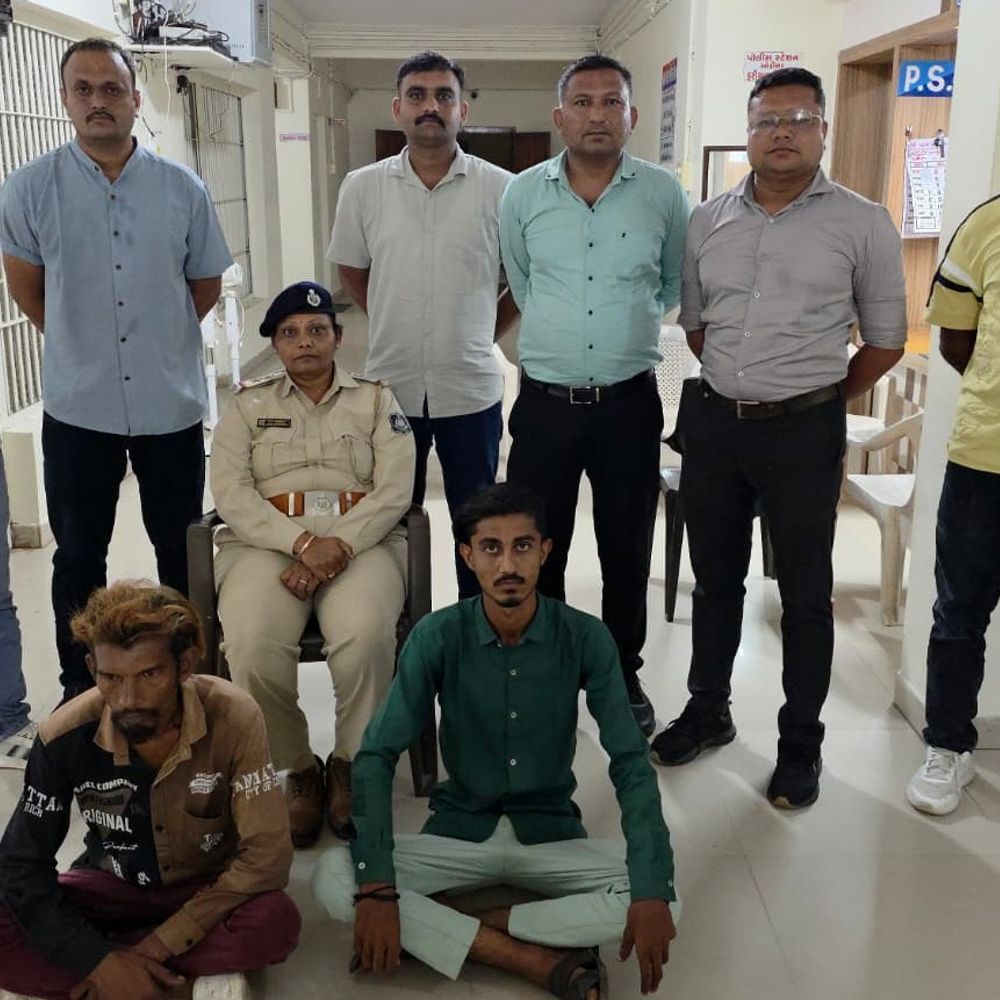 પ્રભાસ પાટણમાં ખંડણી અને ધમકીના ગુનામાં 3 આરોપીઓ ઝડપાયા:પ્રેમજાળમાં ફસાવી દુષ્નીકર્મ ધમકી આપી ખંડણી ઉઘરાવના ગુનામાં મહિલા સહિત 3 આરોપી ઝડપાયા