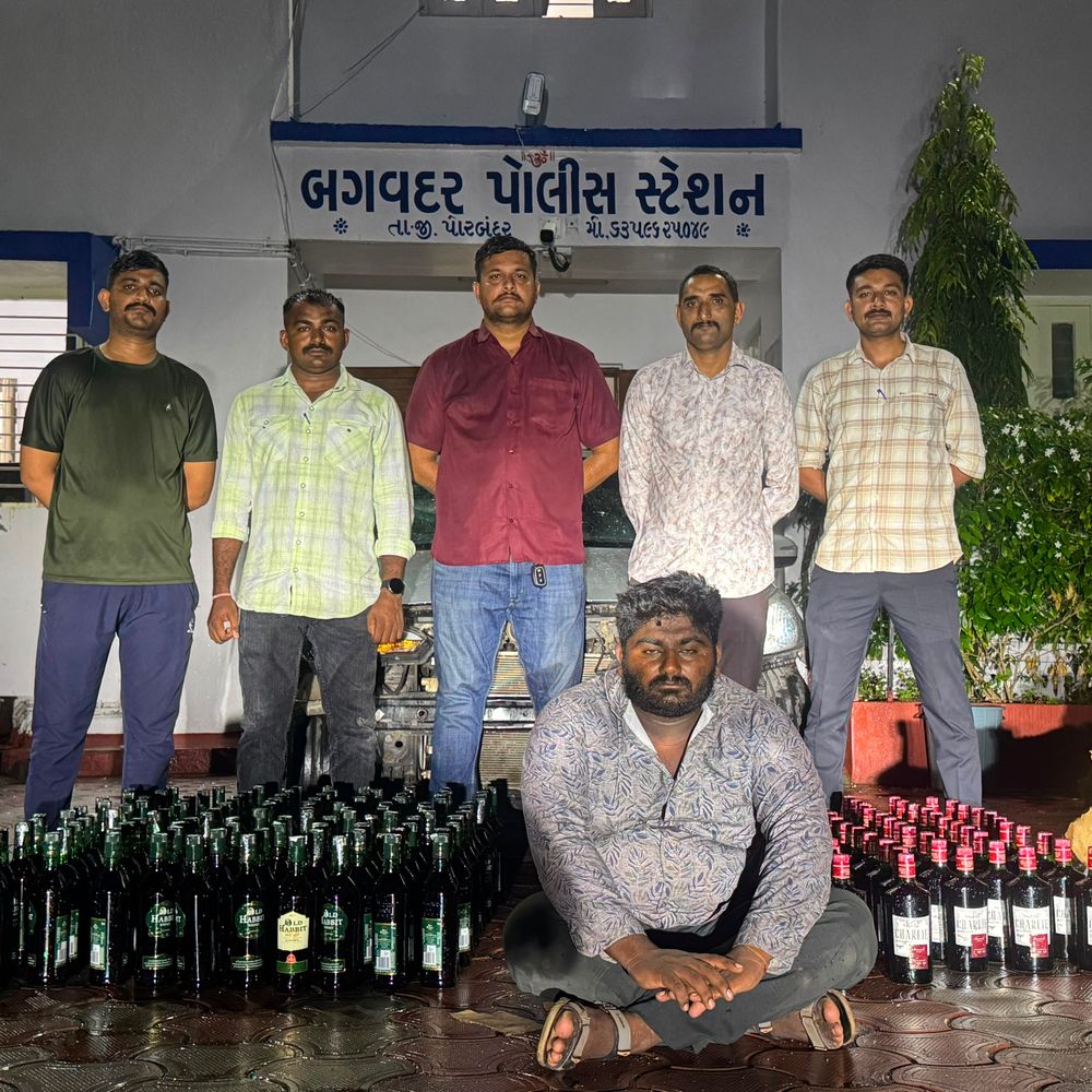 ₹4.85 લાખનો વિદેશી દારૂ ઝડપાયો:વીંઝરાણા પાટીયા નજીક હ્યુન્ડાઈ i20 કારને રોકી બગવદર પોલીસે એક આરોપીને પકડ્યો, એક ફરાર