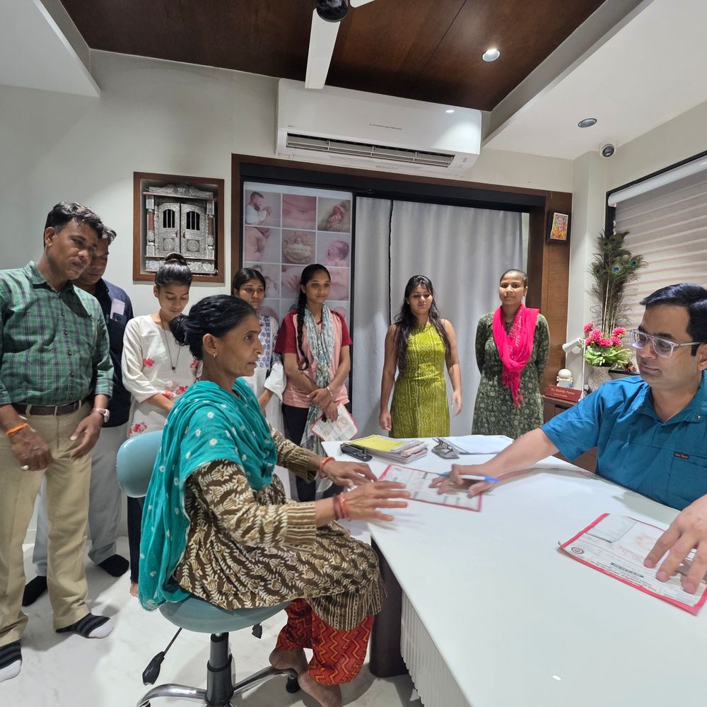 હિંમતનગરમાં સ્વ.ભાવનાબેન પટેલની સ્મૃતિમાં નિઃશુલ્ક મહિલા મેડિકલ કેમ્પ:161થી વધુ મહિલાઓએ લાભ લીધો, જરૂરિયાતમંદ મહિલાઓને મફત સોનોગ્રાફી કરી અપાઈ