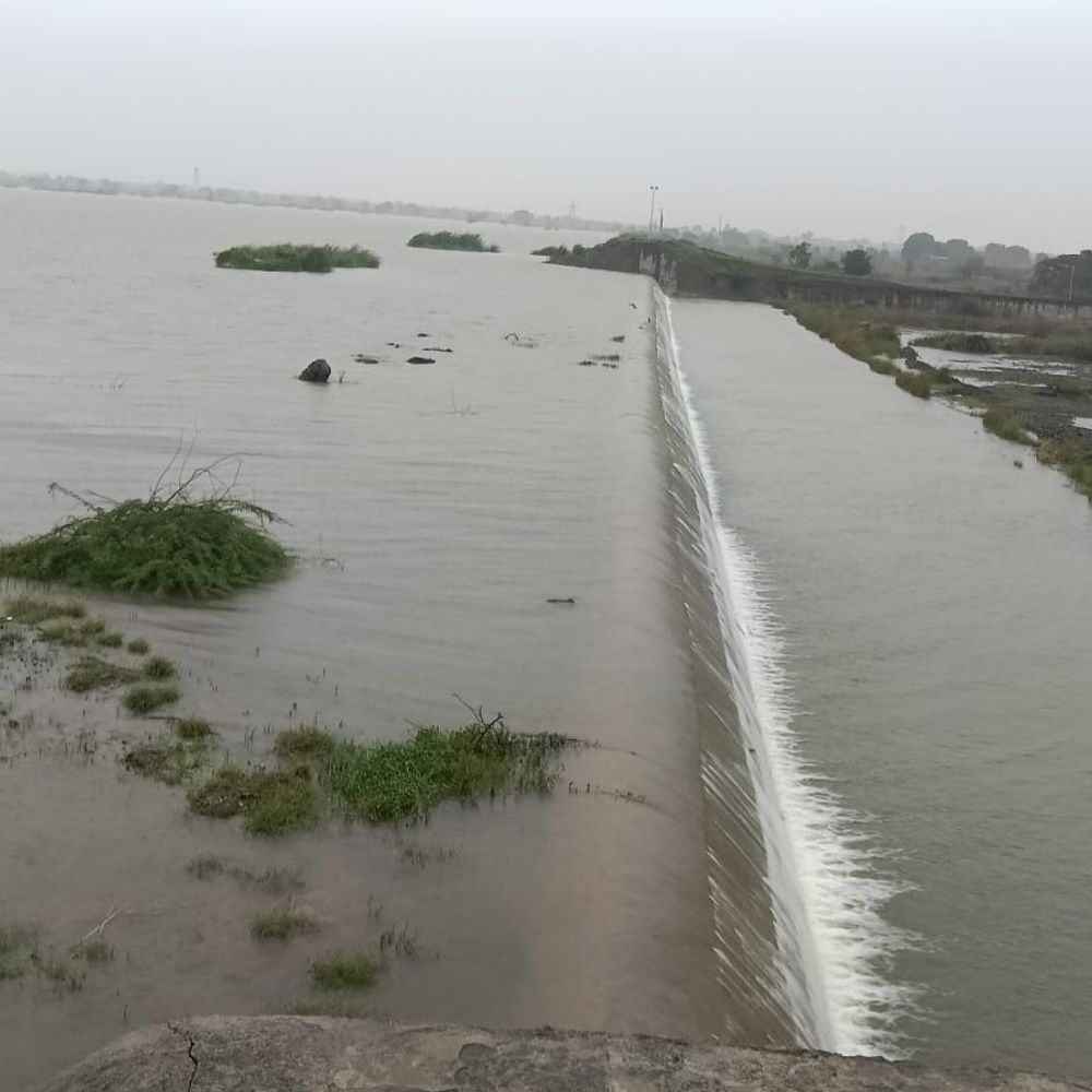 સુરેન્દ્રનગર જિલ્લામાં સવારથી સાર્વત્રિક વરસાદ:પાટડીમાં સૌથી વધુ 2.87 ઇંચ , વાંસલ ડેમ ઓવરફ્લો થતાં નીચાણવાળા વિસ્તારોને એલર્ટ કરાયા