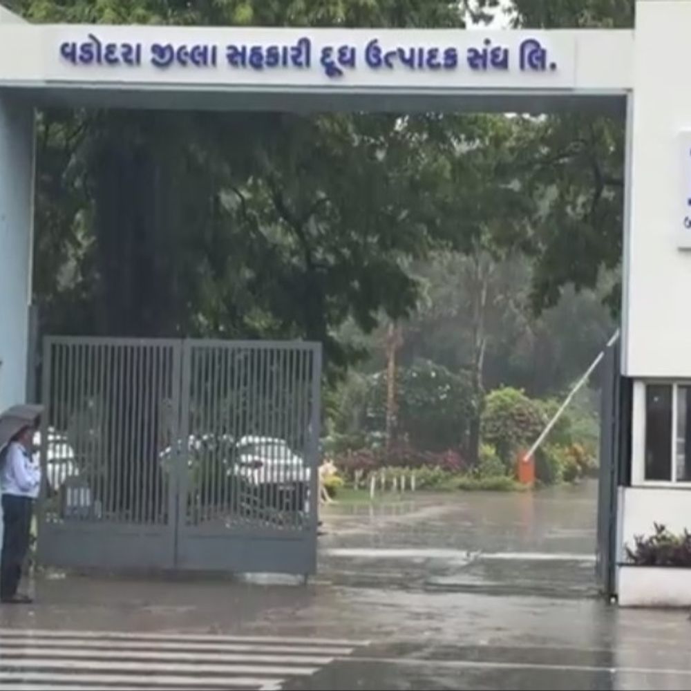 બરોડા ડેરીના ડિરેક્ટર માટે સેન્સ પ્રક્રિયા હાથ ધરાશે:ડેરીની ચૂંટણીના 3 મહિના બાદ ડિરેક્ટરની નિમણૂક કરાશે, સહકારી રાજકારણ ગરમાયું, લોબિંગ શરૂ