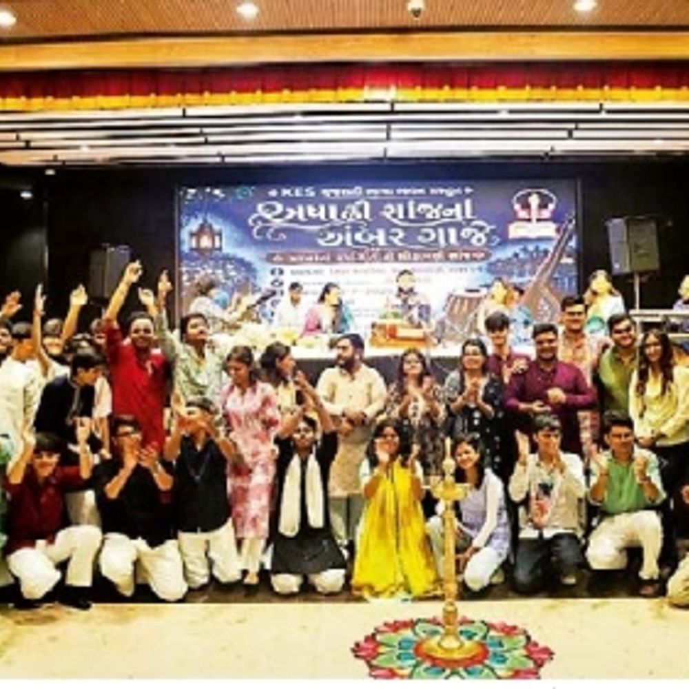 ખરા અર્થમાં મેહુલિયો ગાજ્યો:ગુજરાતી ભાષા ભવન હવે ‘દિનકર જોષી ગુજરાતી ભાષા ભવન’