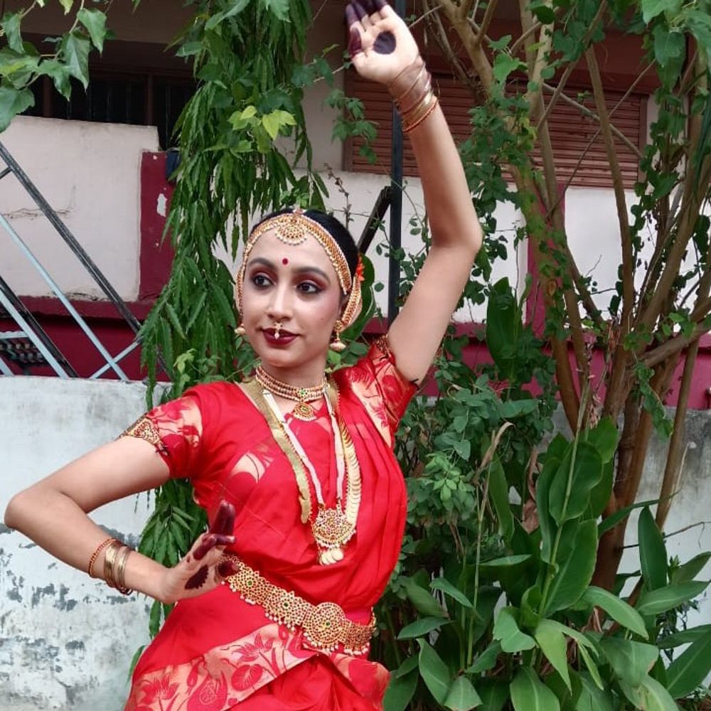 નિષ્ઠા દવેએ ભરતનાટ્યમ વિશારદ પૂર્ણમાં દેશમાં પ્રથમ સ્થાન:પાટણની વિદ્યાર્થીનીએ અખિલ ગાંધર્વ મહાવિદ્યાલય પરીક્ષામાં સિદ્ધિ મેળવી