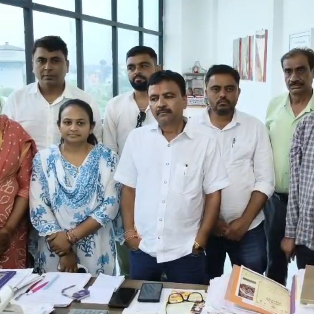 પાટણ બેંક ચૂંટણી: ચૂંટાયેલા ડિરેક્ટરોએ આક્ષેપો ફગાવ્યા:વહીવટમાં સહકાર આપવા અને દુષ્પ્રચાર બંધ કરવા વિરોધીઓને હાકલ