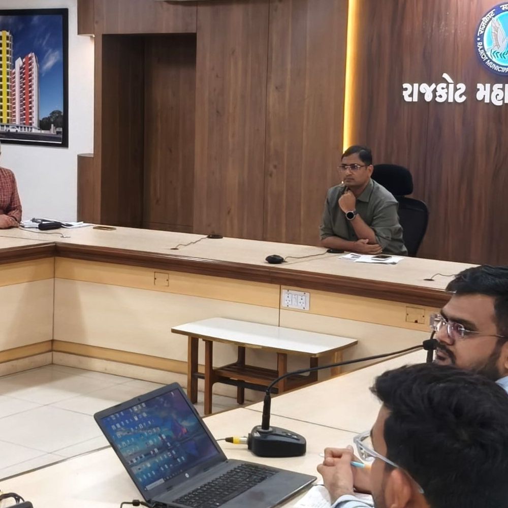 મનપા ચાંદીપુરા સામે એલર્ટ:મ્યુ. કમિશનરની આરોગ્ય વિભાગ સાથે બેઠક, ડસ્ટિંગ, ડોર-ટુ-ડોર સરવે અને ફોગિંગ ઝડપી બનાવવા આદેશ