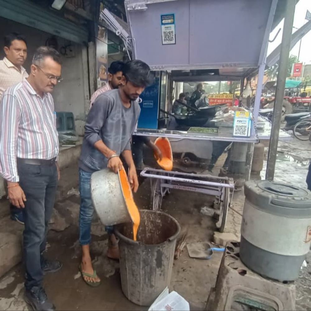 ભેળસેળીયા તત્વો સુધારવાનું નામ લેતા નથી !:રાજકોટ મનપાનાં ફૂડ વિભાગ દ્વારા વધુ 92 પેઢીઓની તપાસ કરી 179 કિલો વાસી જથ્થાનો નાશ કરાયો, રૂ. 51,500નો દંડ વસૂલી 3 પેઢીઓને સીલ કરાઈ