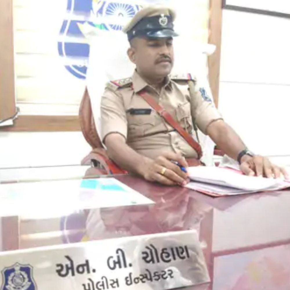 જામજોધપુર PI ચૌહાણની કારથી બેના મોત મામલે SPની મોટી કાર્યવાહી:PI એન.બી. ચૌહાણને લીવ રિઝર્વ પર મુકાયા, PSI એમ.એલ. ઓડેદરાને ચાર્જ સોંપાયો