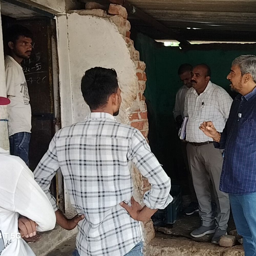 સાબરકાંઠામાં ચાંદીપુરા વાયરસ સામે સઘન સર્વેલન્સ:ICMR પુડુચેરીની રાષ્ટ્રીય ટીમ દ્વારા પોશીના તાલુકાના દેમતી અને ગણેર ગામમાં ફિલ્ડ સર્વે, 104 સેન્ડ ફ્લાયના નમૂનાઓ એકત્ર