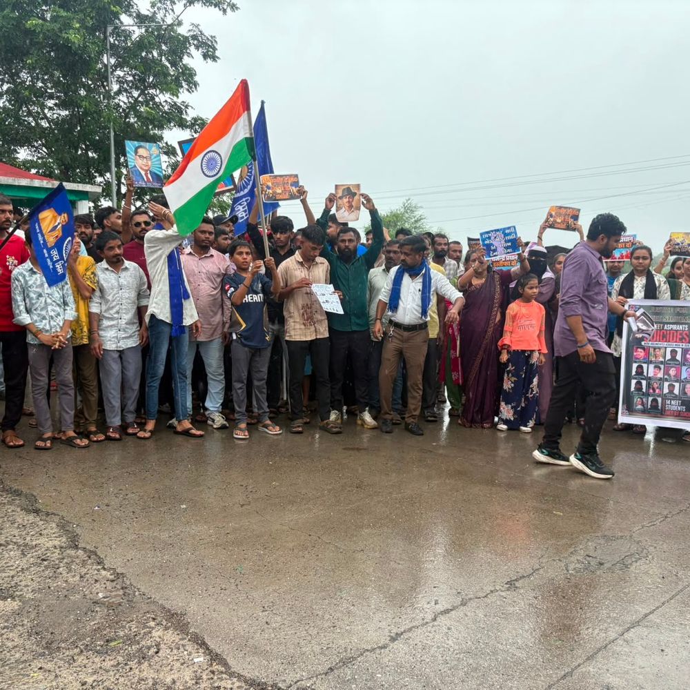 યુવા ભીમસેનાએ પેપર લીક મુદ્દે આવેદનપત્ર આપ્યું:બોટાદ કલેક્ટરને શિક્ષણમંત્રીના રાજીનામાની માંગ સાથે રજૂઆત