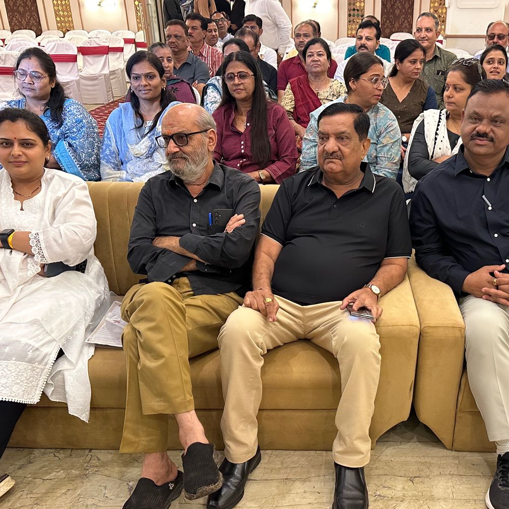 રાજકોટને હાઇકોર્ટ બેન્ચની માંગ સાથે વધુ એક બેઠક મળી:સૌરાષ્ટ્ર કચ્છ બાર એસોસોસિએશનના હોદેદારો આવી લડતમાં જોડાવવા ટેકો જાહેર કર્યો, થોડા સમય પૂર્વે કાયદા મંત્રી સાથે મળી રજુઆત કરવામાં આવી'તી