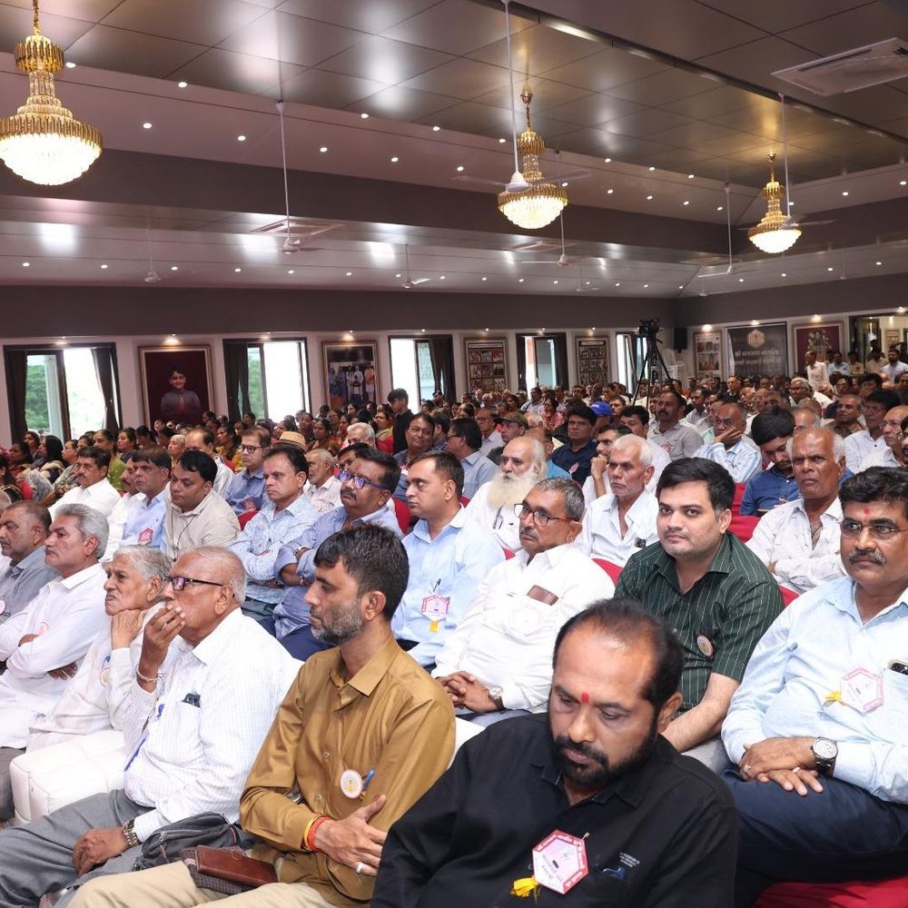 બગસરા નાગરિક શરાફી મંડળીની 42મી સભા યોજાઈ:પાળિયાદના વિહળધામ ખાતે ભક્તિમય વાતાવરણમાં સંપન્ન