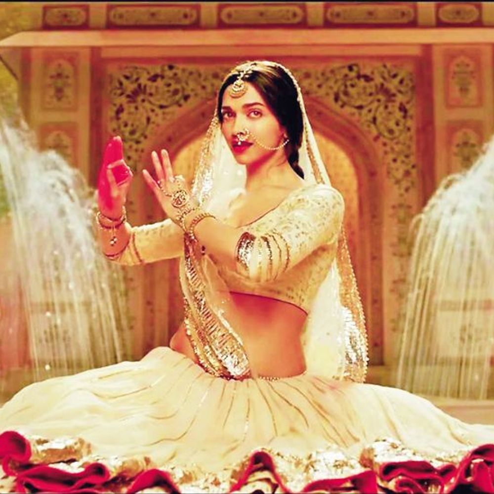 પ્રેમ, રંગ અને સંગીત: એક ઊંડાણપૂર્વકનું વિશ્લેષણ